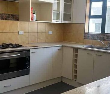 3+1 bedroom house in Island Bay - Photo 3