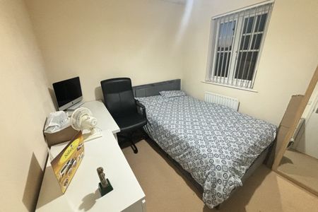 Follager Road, RUGBY - Photo 3