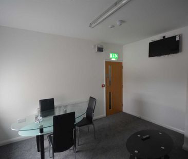 1 bed Room for Rent - Photo 2