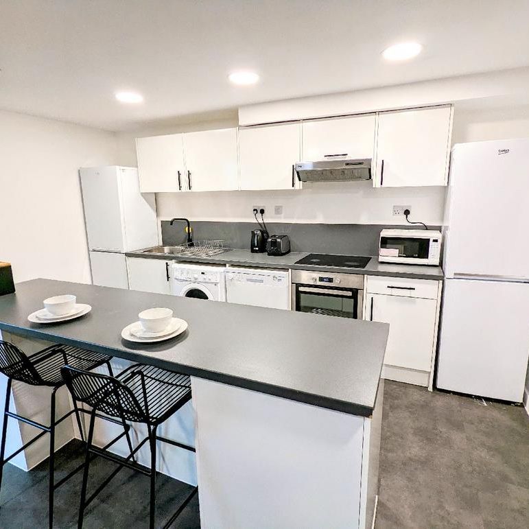 1 bedroom in a house share to rent - Photo 1