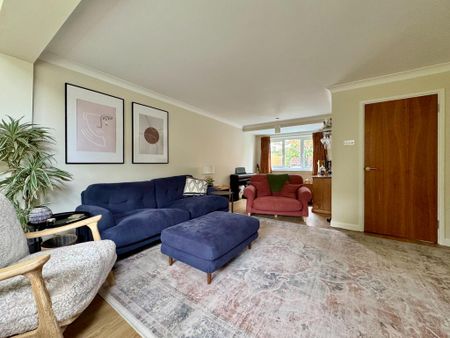 4 bedroom link detached house to rent - Photo 2