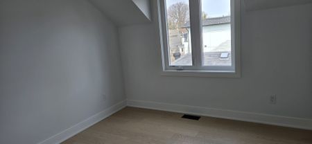 For Lease - 354 Woodmount Avenue Unit# Main, Toronto, Ontario - Photo 2