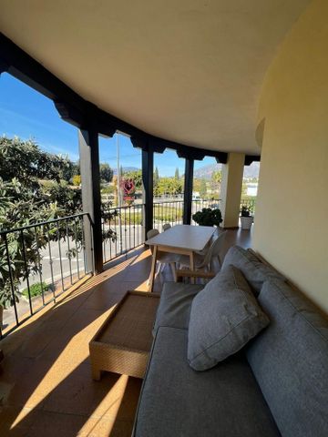 Alquiler de piso en Nueva Andalucía - Photo 3