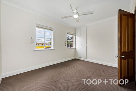 Three bedroom home in heart of Norwood - Photo 3