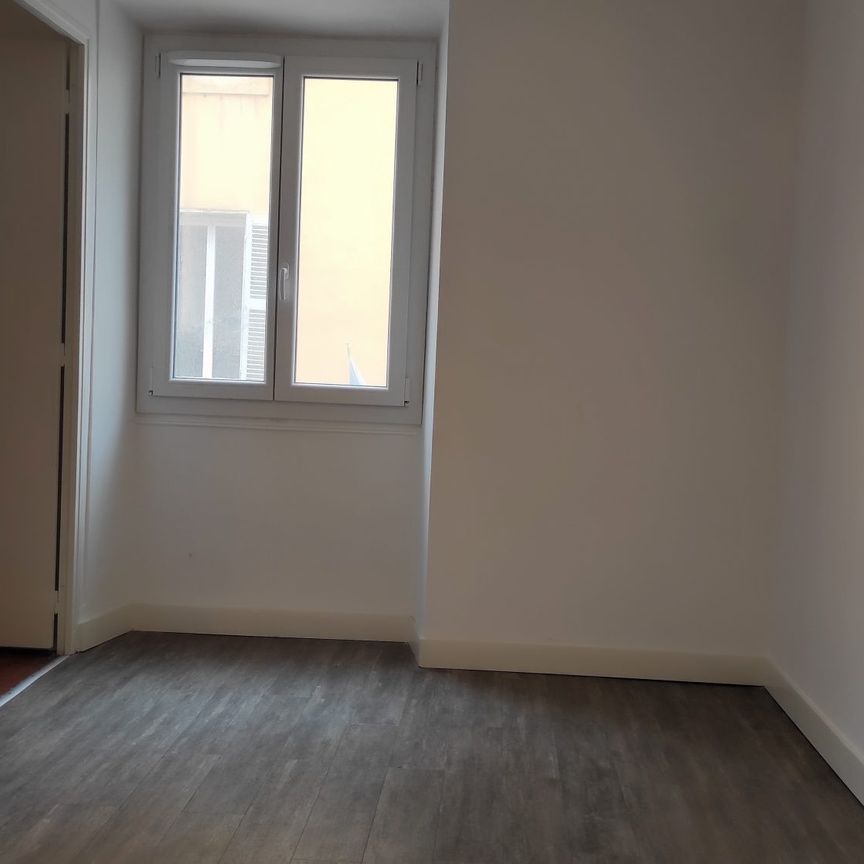 Location Appartement 3 pièces 52m² MARSEILLE 1er - Photo 1