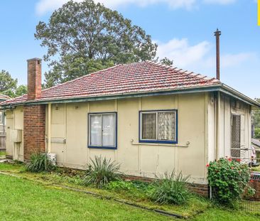 TWO BEDROOM HOME IN HEART OF ST MARYS!!! - Photo 1