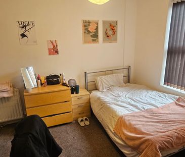 6 Bed - 9 Hessle Terrace, Hyde Park, Leeds - LS6 1EQ - Student - Photo 6