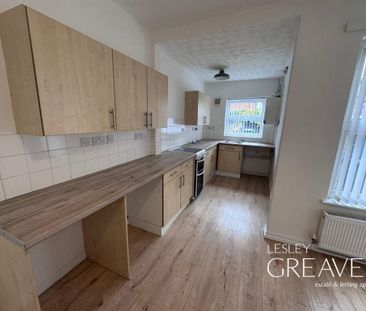 2 bedroom terraced house to rent - Photo 4