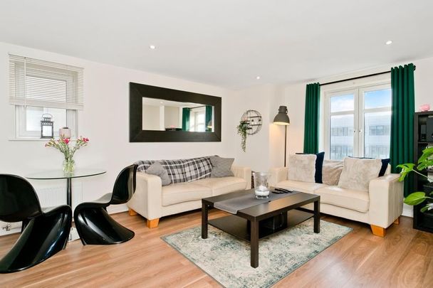 2 Bed Flat, Buckstone, EH10 - Photo 1