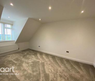 5 bedroom detached house to rent - Photo 2
