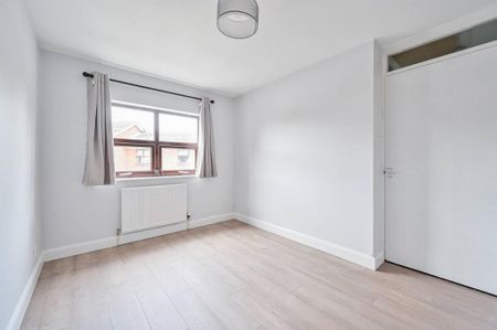 3 bedroom detached house to rent - Photo 3