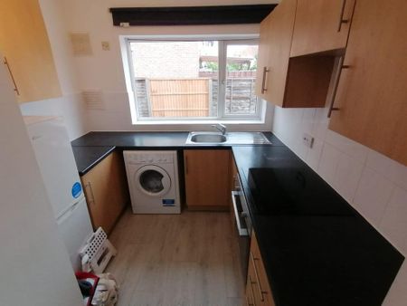 1 bedroom flat to rent - Photo 3