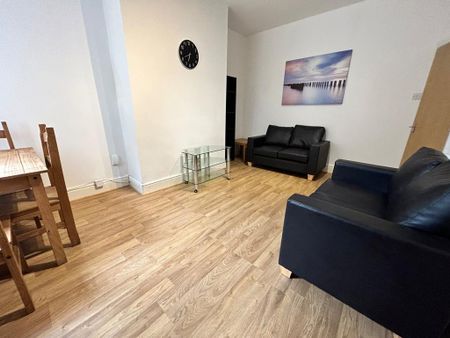 3 bedroom terraced house to rent - Photo 5