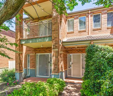 Freshly Pain and New Carpet though out - Photo 3