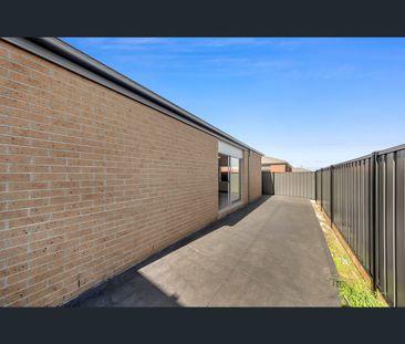6 Danzig Street, Kalkallo, Vic 3064 - Photo 6