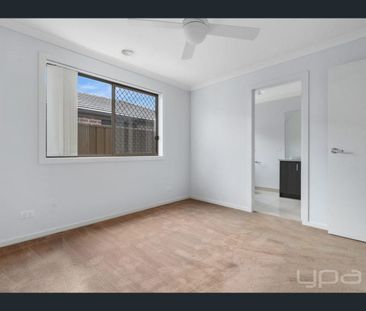 37 Coltan Avenue, Cobblebank, Vic 3338 - Photo 2
