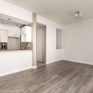 STOP 4½ -Longueuil !!! - Photo 2