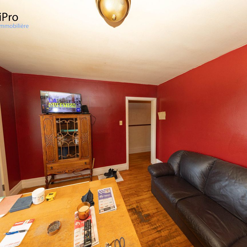 2495 4e avenue - Photo 1