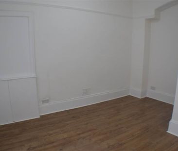 Flat 1 96 Fitzroy Avenue, Queens Quarter, Belfast, BT7 1HX - Photo 3