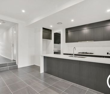 Modern 5-Bedroom Luxury Home in the Heart of Box Hill! - Photo 5