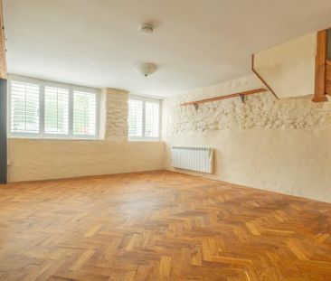 2 bedroom cottage to rent - Photo 1