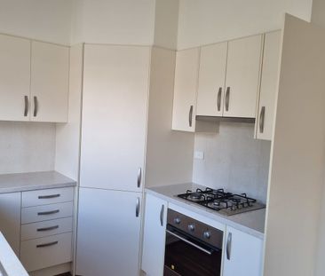 STUNNING 3 BEDROOM HOME - Photo 3