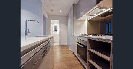 CONVENIENT CBD LIVING - 2 BED 2 BATH APARTMENT - Photo 4