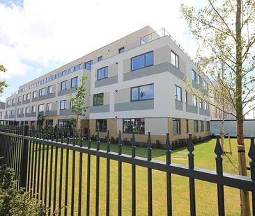 West Plaza, Town Lane, Stanwell,TW19 - Photo 4