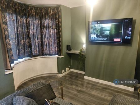 2 bedroom semi-detached house to rent - Photo 3