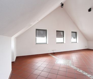 Große 3-Zimmer Wohnung mit Loggia, EBK und Aufzug in zentraler Lage! - Foto 1