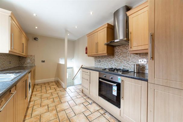 6 bedroom maisonette to rent - Photo 1