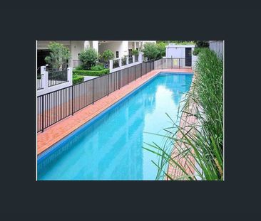 Stylish 1 Bedroom Apartment with Parking - Photo 6