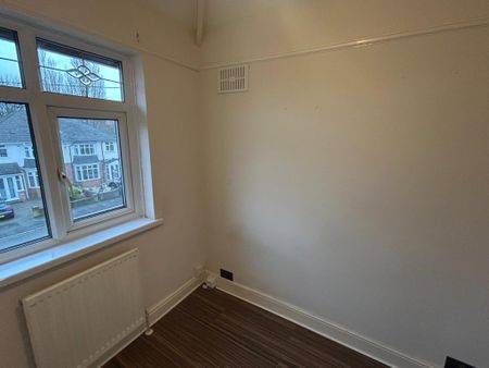 4 bedroom semi-detached house to rent - Photo 3