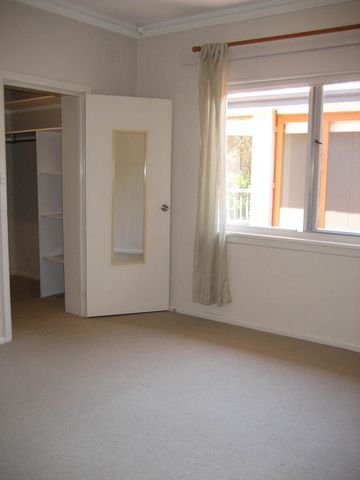 Limestone Avenue, Braddon ACT 2612 - 3 beds house for Rent, $940 per week - 18075870 | Domain - Photo 2