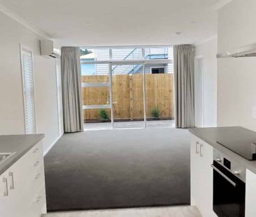 Stokes Valley - Photo 4