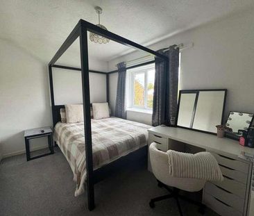 Wheatear Drive, Petersfield, Hampshire, GU31 - Photo 4