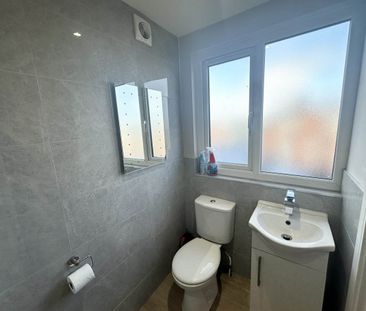 Raincliffe Grove (Room 3), East End Park, Leeds - Photo 6