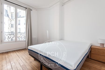 Rue Mathurin Régnier, - Photo 3