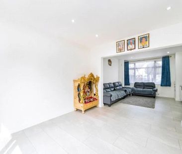 3 bedroom semi-detached house to rent - Photo 2