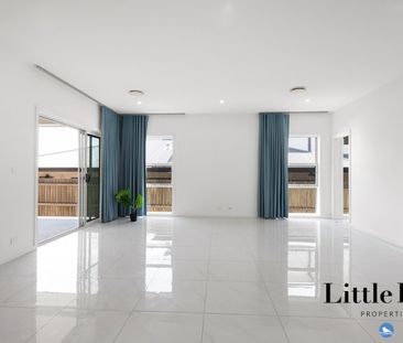 Modern Family Living - Photo 3