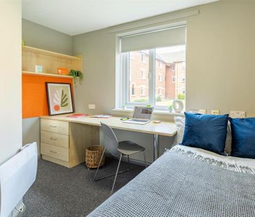 1 bedroom in a flat share to rent - Photo 3