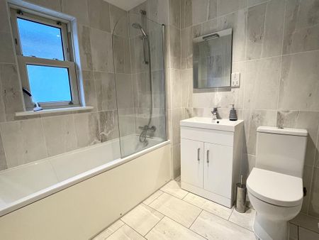 2 bedroom end of terrace house to rent - Photo 5