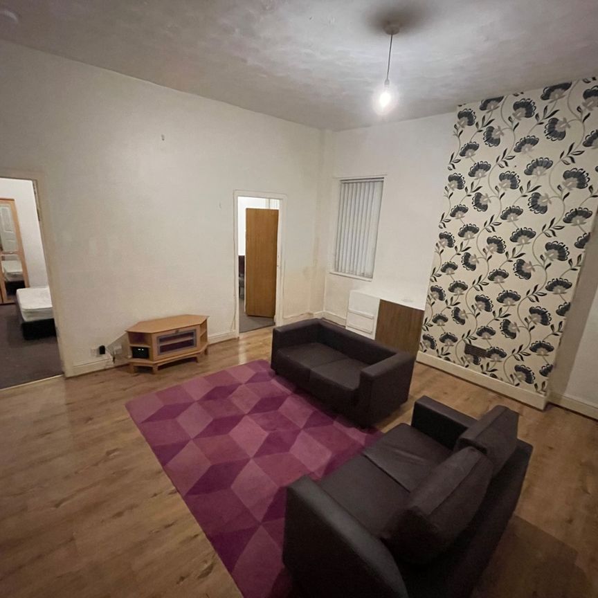 Room in a Shared Flat, Edmund Street, M6 - Photo 1