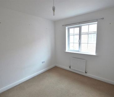 3 bedroom detached house to rent - Photo 2