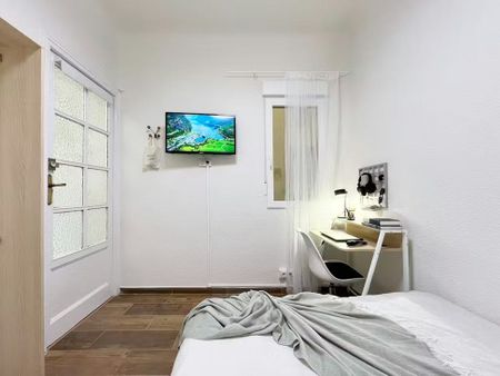 Avenida de Valladolid, Madrid, Community of Madrid 28008 - Photo 5