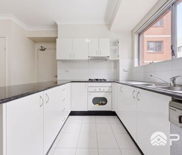 Modern 2-Bedroom Apartment in a Prime Liverpool Location - Photo 5