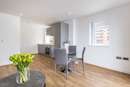 1 bedroom flat to rent - Photo 2