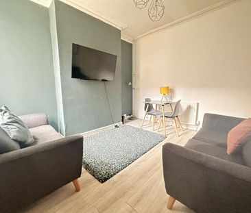 4 bedroom terraced house to rent - Photo 2