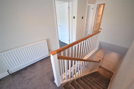 4 bedroom detached house to rent - Photo 2