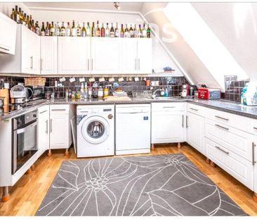 3 bedroom flat to rent - Photo 3